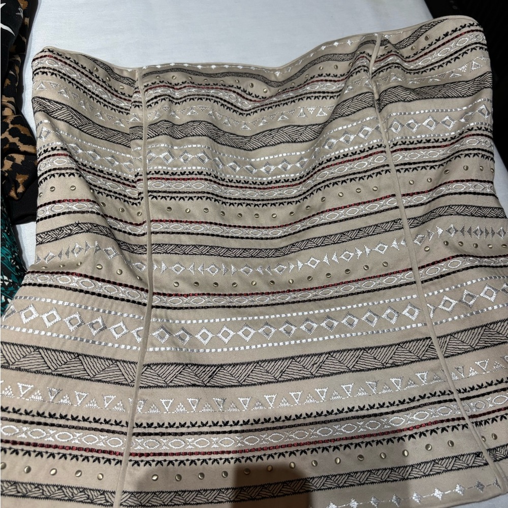 White House Black Market Beige Patterned Strapless Top